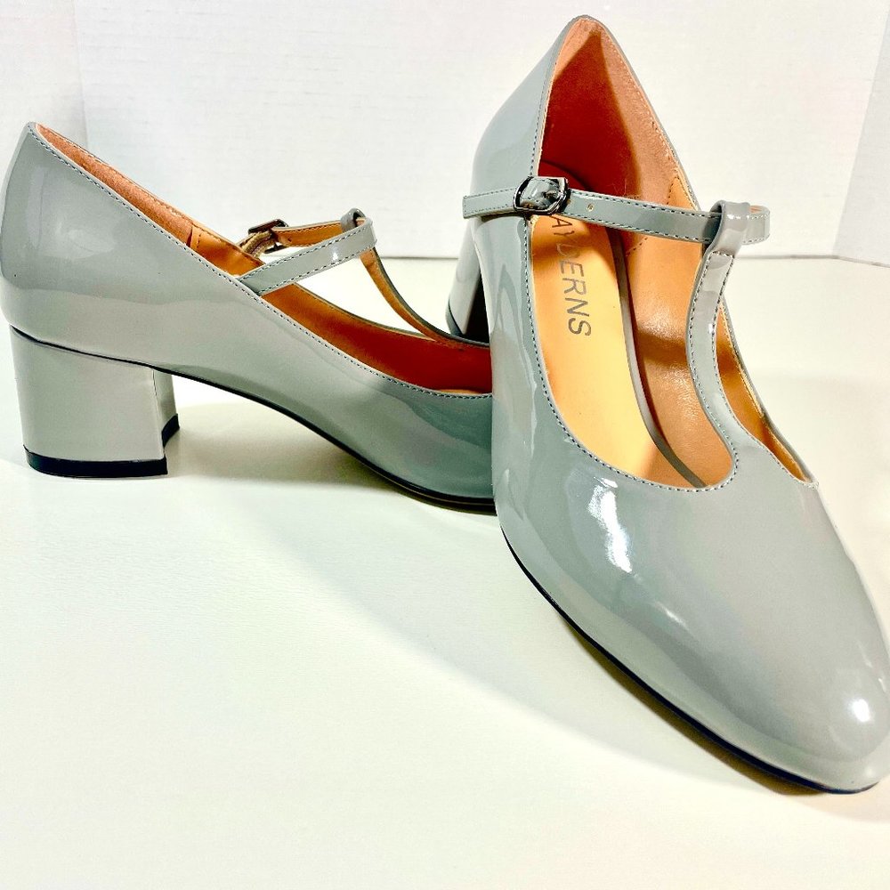 WAYDERNS Women's Patent Leather T Strap Ankle Strap Round Toe Low Chunky Heel •